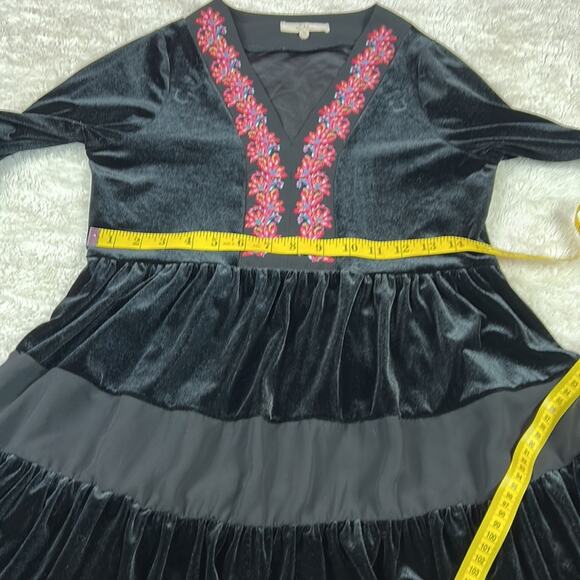 Chelsea and Violet black velvet and embroidered long sleeved dress, size xs - Picture 7 of 9